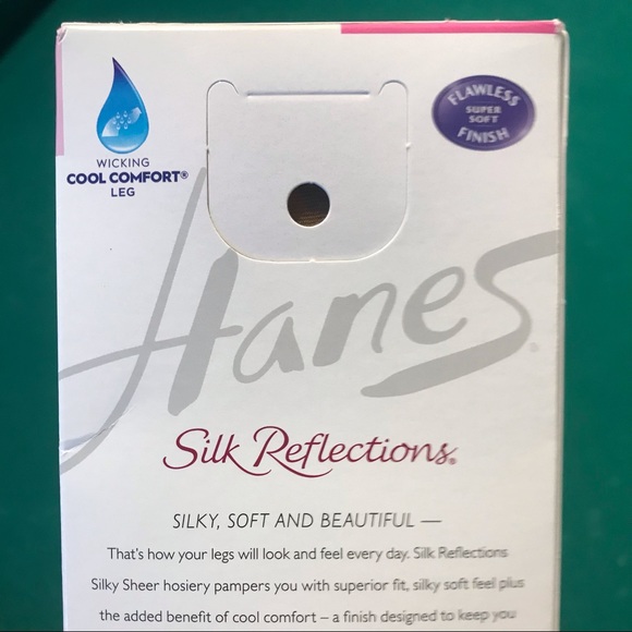 Hanes 2-pack sheer toe knee high hoseiry - Picture 3 of 5